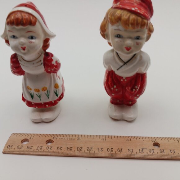 Vintage kissing Dutch salt and pepper shakers - Picture 6 of 11